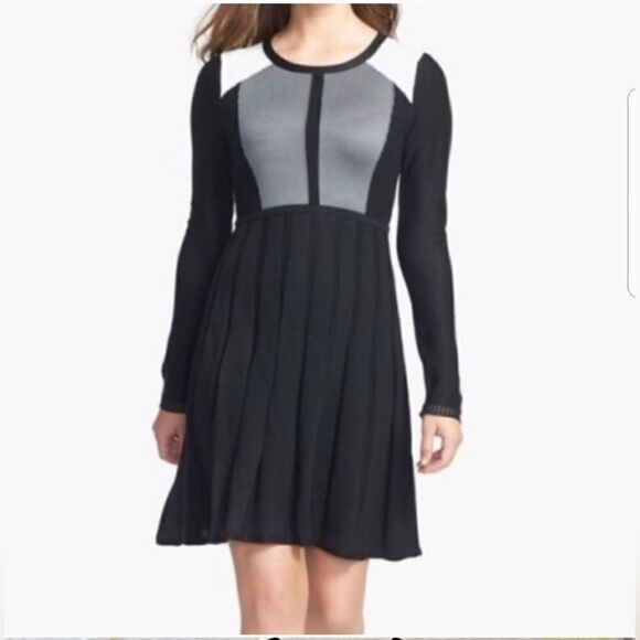 VINCE CAMUTO Black‎ Gray Cream Sweater Dress - Size Medium - Picture 1 of 10